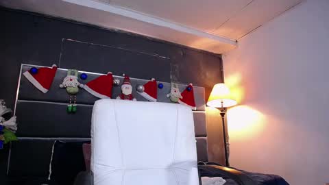 Liam online show from December 4, 8:39 pm