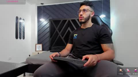 LIAM KLEIN online show from November 19, 11:32 am