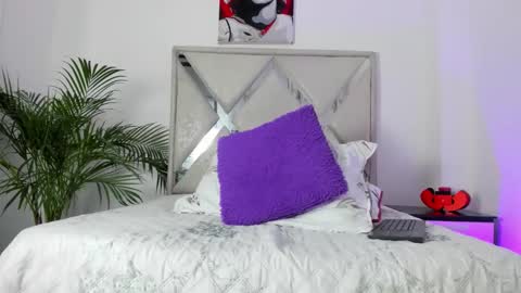 Call me Lian online show from March 30, 12:17 pm