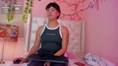 Snapshot of liam_scoot_ chatting on February 23, 2:47 pm LIN online show from February 23, 2:47 pm