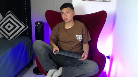 Snapshot of liam_sean chatting on February 13, 1:07 pm Liam online show from February 13, 1:07 pm