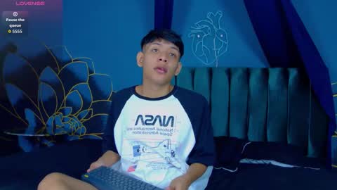 Liam online show from December 1, 12:21 pm