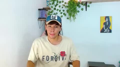 Snapshot of liam_xul chatting on October 19, 6:19 pm liamxul online show from October 19, 6:19 pm