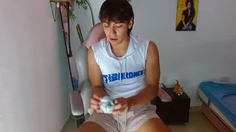 Snapshot of liam_xul chatting on October 29, 8:32 pm liamxul online show from October 29, 8:32 pm