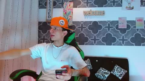 Snapshot of liamblaze chatting on December 1, 12:26 am liamblaze online show from December 1, 12:26 am