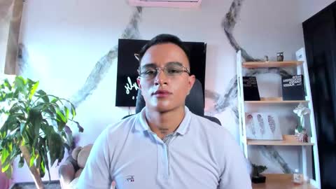 LiamDeep online show from December 17, 8:37 pm