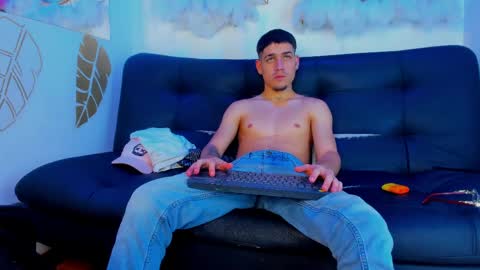 Liam online show from April 4, 10:40 pm