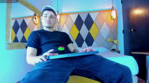 Liam online show from April 19, 3:28 am