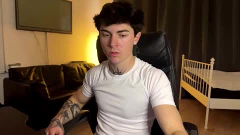 Liam online show from January 16, 2:32 pm