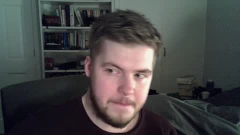 Snapshot of liamfoxx chatting on April 16, 2:12 am Liam Fox online show from April 16, 2:12 am