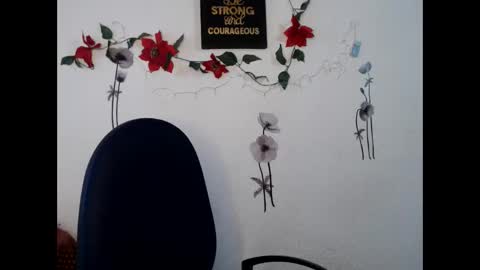 Lia Miller online show from December 5, 11:38 am