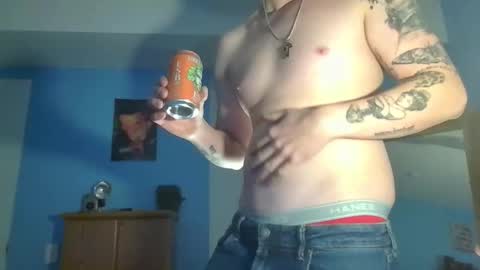 Snapshot of liamnotsonormal chatting on December 4, 5:28 am LiamNotSoNormal online show from December 4, 5:28 am