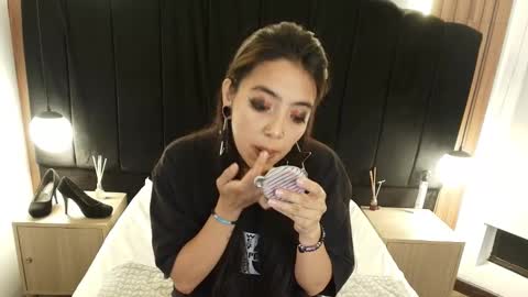 L I A M O N R O E online show from March 19, 12:42 pm