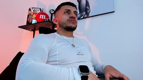 liam online show from February 6, 10:26 am