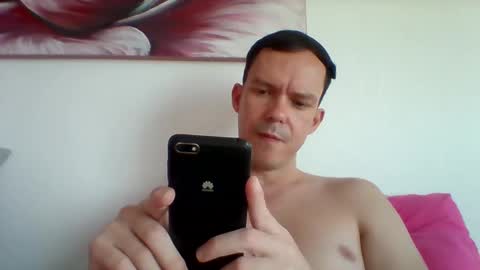 Snapshot of liamrosezn chatting on December 7, 2:02 pm LiamRose online show from December 7, 2:02 pm