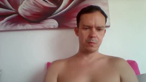 Snapshot of liamrosezn chatting on December 21, 1:32 pm LiamRose online show from December 21, 1:32 pm