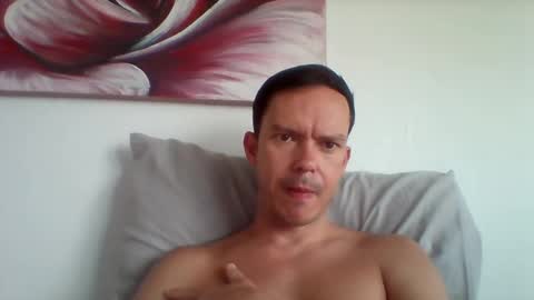 Snapshot of liamrosezn chatting on January 7, 6:05 am LiamRose online show from January 7, 6:05 am