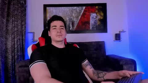 liamwyatt_ online show from May 1, 3:11 am