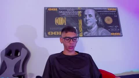 Snapshot of lian_23_ chatting on February 11, 3:29 pm    online show from February 11, 3:29 pm