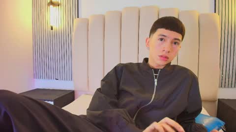 lian_cameron online show from April 10, 3:56 am