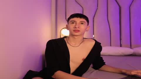 Snapshot of lian_cameron chatting on July 7, 3:42 am lian_cameron online show from July 7, 3:42 am