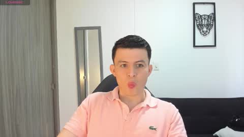 Snapshot of lian_eathan chatting on October 14, 10:10 pm lian_eathan online show from October 14, 10:10 pm