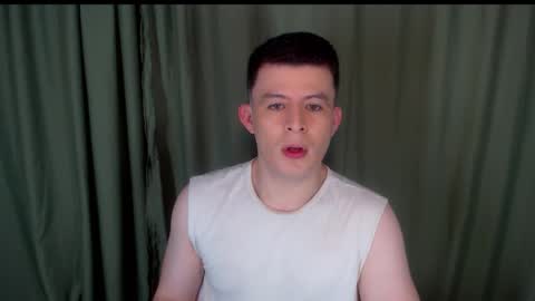 Snapshot of lian_eathan chatting on October 27, 2:26 am lian_eathan online show from October 27, 2:26 am