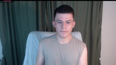 Snapshot of lian_eathan chatting on October 29, 10:44 pm lian_eathan online show from October 29, 10:44 pm