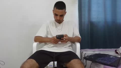 lian_mike203523 online show from October 17, 7:16 pm