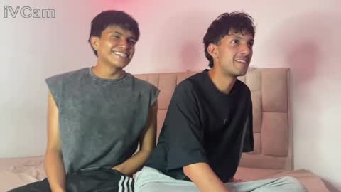 lian_y_dilan online show from April 27, 6:55 am