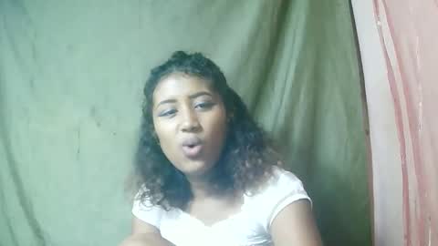 Liana9794 online show from May 15, 9:33 pm