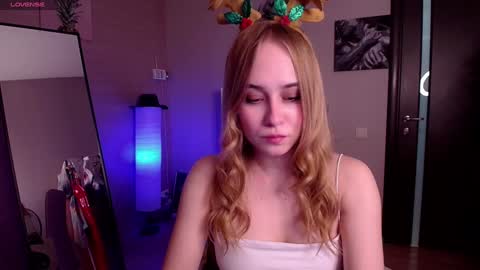Snapshot of liana_bright chatting on December 26, 2:12 am Liana online show from December 26, 2:12 am