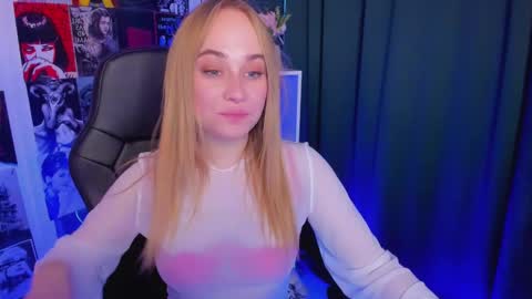 Snapshot of liana_bright chatting on December 28, 2:54 am Liana online show from December 28, 2:54 am