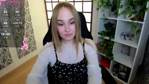 Snapshot of liana_bright chatting on February 6, 12:54 am Liana online show from February 6, 12:54 am