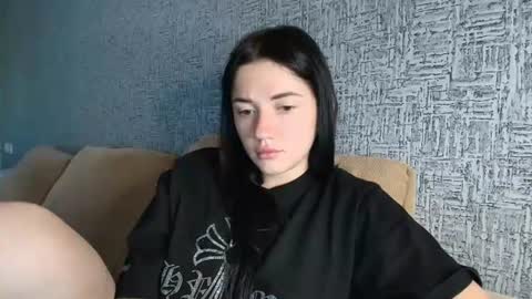 liana_diva online show from July 19, 9:35 am
