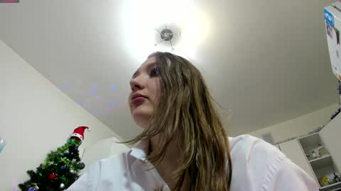 Snapshot of lianema chatting on January 5, 11:01 pm Kate online show from January 5, 11:01 pm
