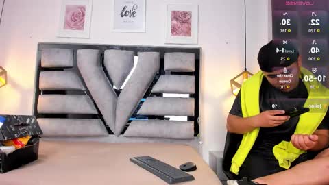 lianfox_ online show from March 12, 1:01 am