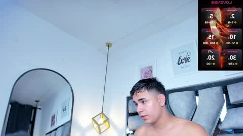 lianfox_ online show from April 12, 1:16 pm