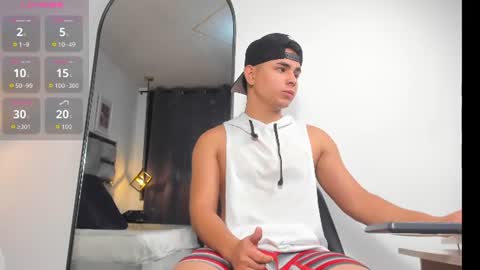 lianfox_ online show from June 10, 12:15 pm