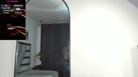 lianfox_ online show from July 18, 1:37 pm