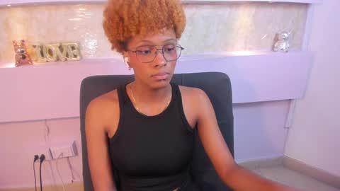 LiannaDixon online show from December 16, 5:33 pm