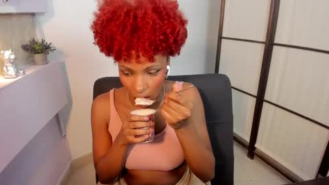 LiannaDixon online show from December 30, 5:02 pm