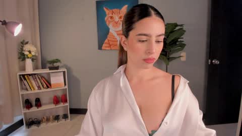 Lia online show from April 6, 1:12 pm