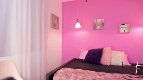 liapinket online show from April 2, 12:03 pm