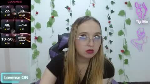 Lia Roberts online show from April 22, 3:09 am