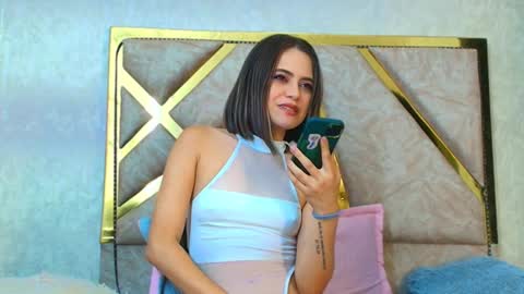 Snapshot of liaruso chatting on January 12, 12:39 am liaross online show from January 12, 12:39 am