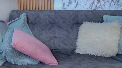 Snapshot of liaruso chatting on October 4, 2:20 am liaross online show from October 4, 2:20 am