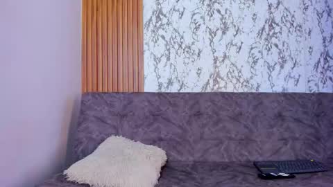 Snapshot of liaruso chatting on November 12, 5:13 pm liaross online show from November 12, 5:13 pm