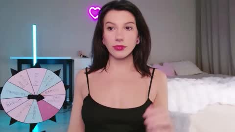 Snapshot of liasexyashell chatting on December 2, 4:24 pm Lia online show from December 2, 4:24 pm