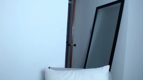 LIA TAYLOR  online show from February 20, 11:54 pm